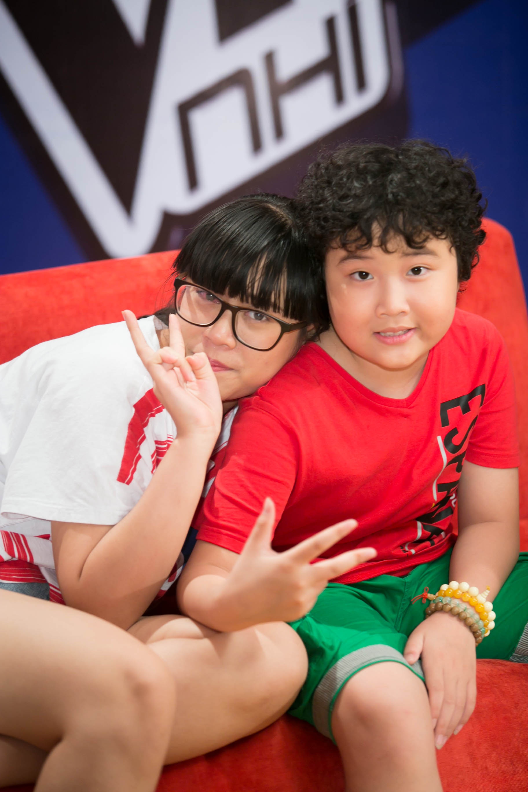    Hai chị em luôn quấn quít và giúp đỡ nhau trong quá trình tập luyện.