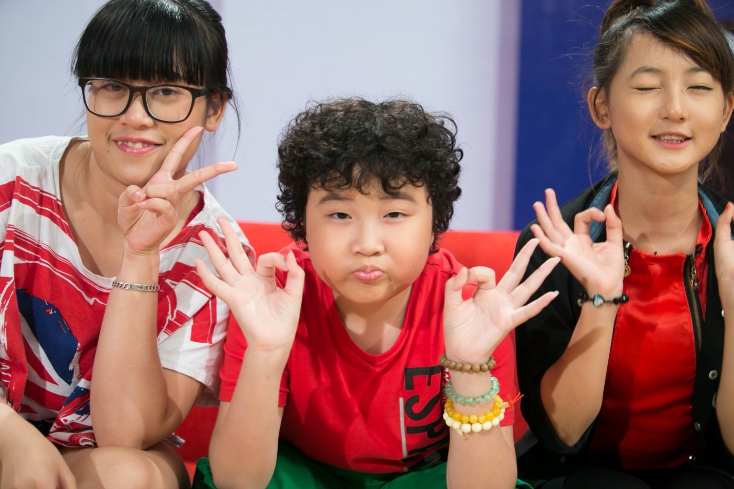 Hau truong nhang nhit cua cau be toc xoan Hoang Anh hinh anh