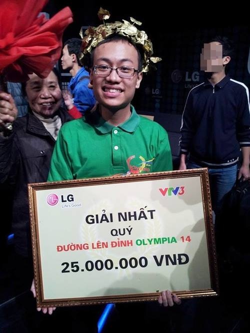 Nguyễn Hoàng Bách – thí sinh nhỏ tuổi nhất đón nhận giải thưởng giá trị từ công ty LG