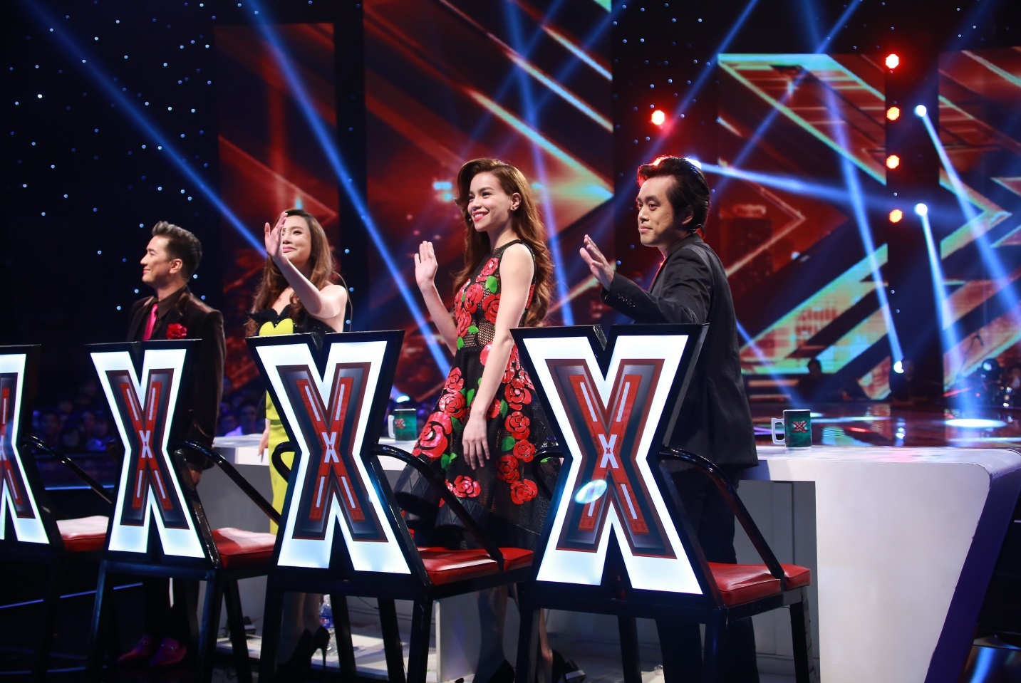 Hồ Ngọc Hà là dung hòa giữa sự nghiêm khắc của Hồ Quỳnh Hương và phóng khoáng của Đàm Vĩnh Hưng.