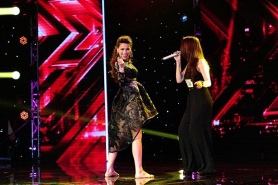 Ha Ho chan tran len san khau huong dan Thuy Tien nhay sexy. hinh anh