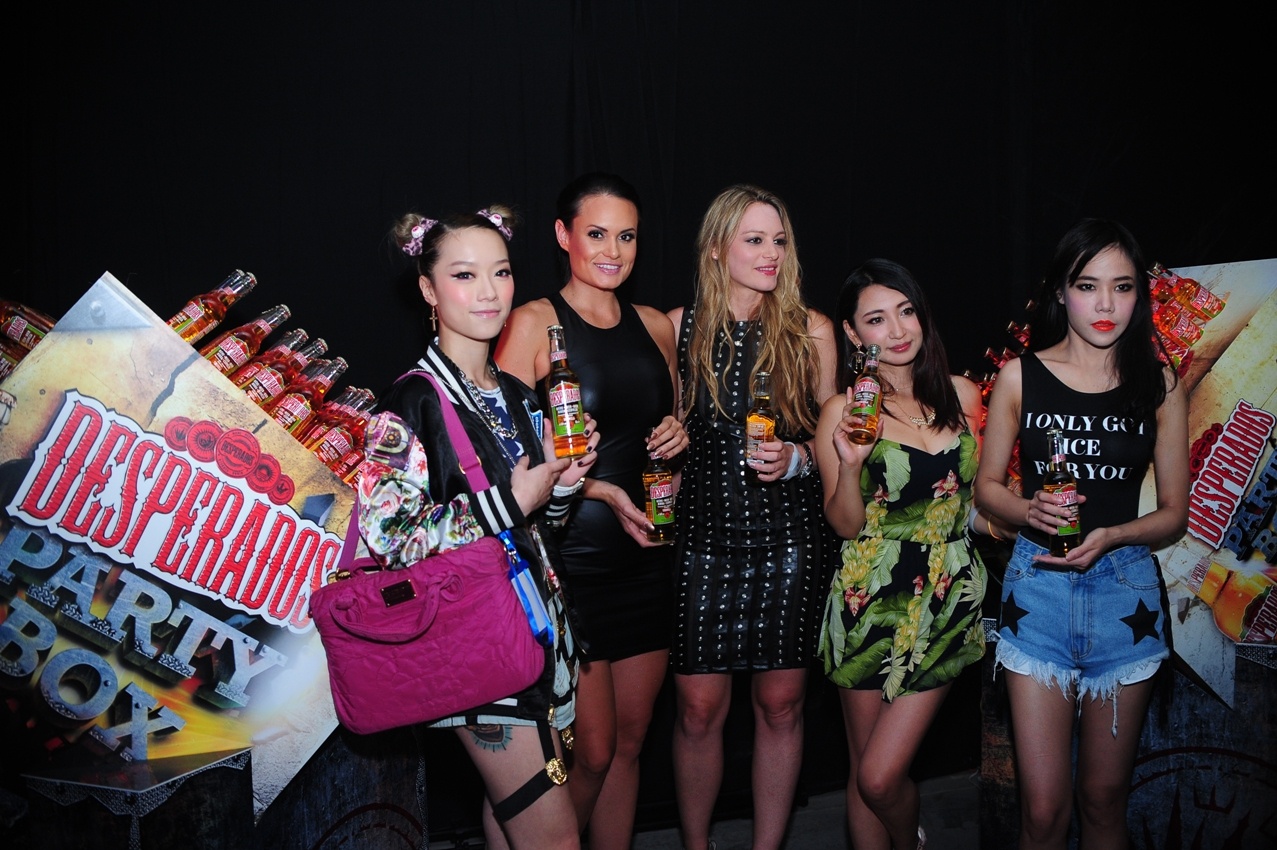  Những người tham dự tỏ ra vô cùng phấn khích khi lần đầu tiên trải nghiệm dòng bia với hương vị Tequila độc đáo này. 