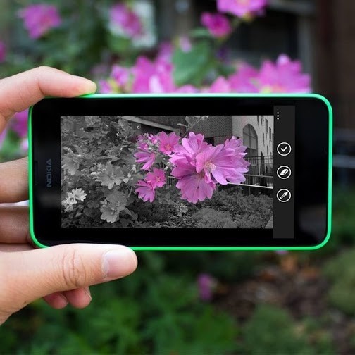 Tạo điểm nhấn cho từng bức ảnh với tính năng Creative Studio.