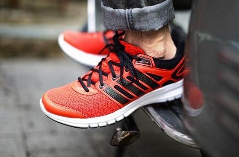 5 chuan cua doi giay chay bo adidas Duramo 6.1 hinh anh