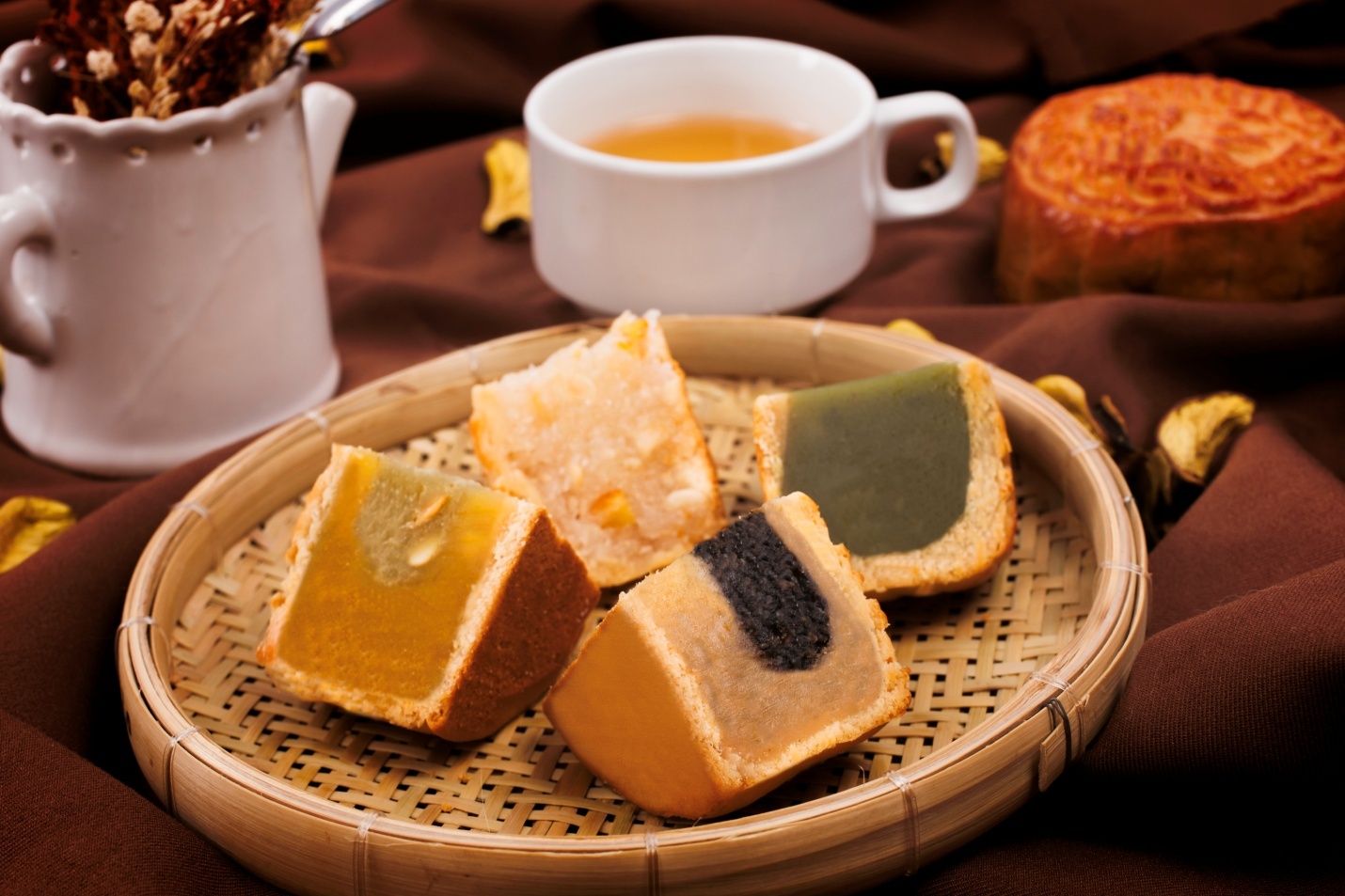 Banh trung thu vi la lam tu cac loai hat hinh anh