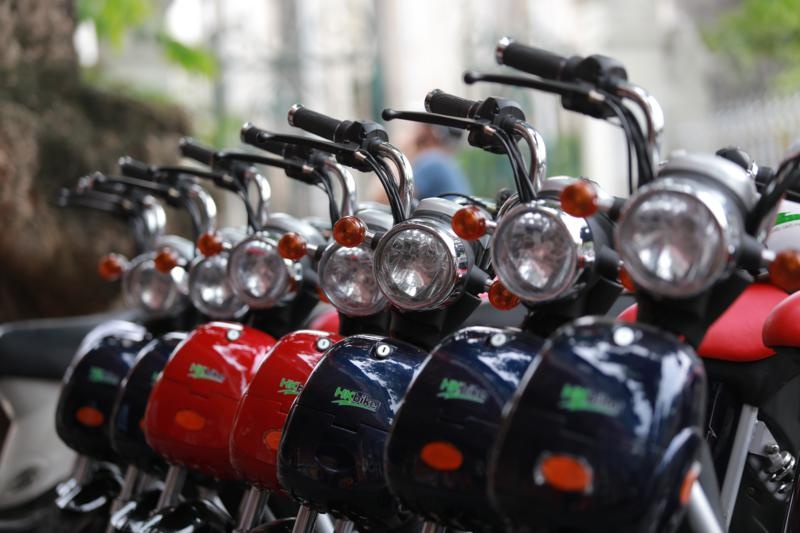 Pin xe áp dụng chế độ bảo hành 2 năm, một đổi một trong năm đầu tiên.