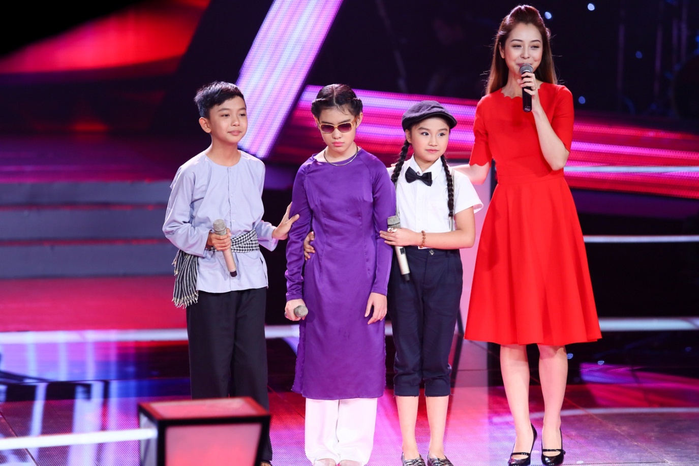 Cẩm Ly từng gây tranh cãi khi xếp ba xuất sắc của đội mình là Bích Hằng, Đoàn Minh Tài và Ngọc Anh vào cùng một đội.
