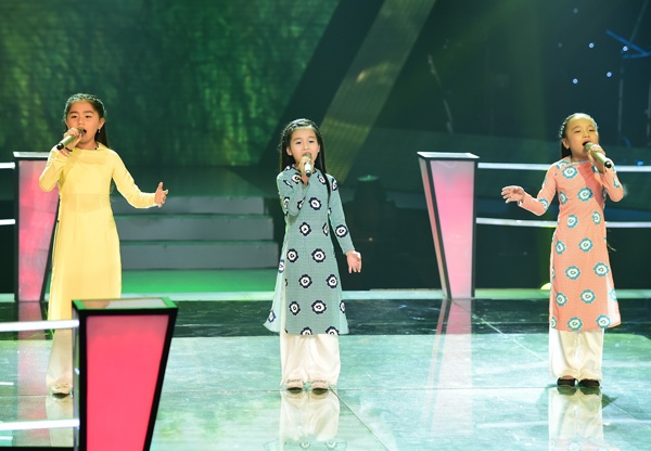 Các thí sinh nhí đáng yêu của đội Giang - Hồ.