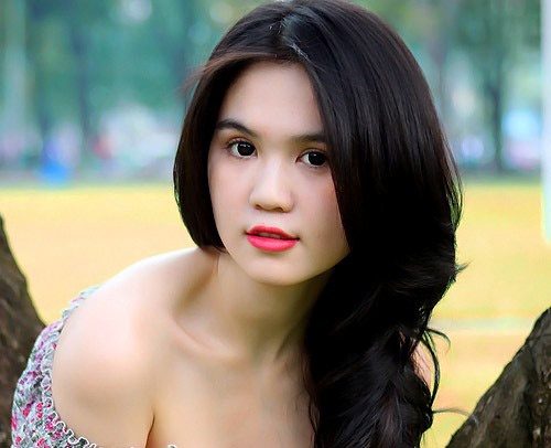 Ngọc Trinh thường chăm sóc da bằng các sản phẩm có nguồn gốc tự nhiên.