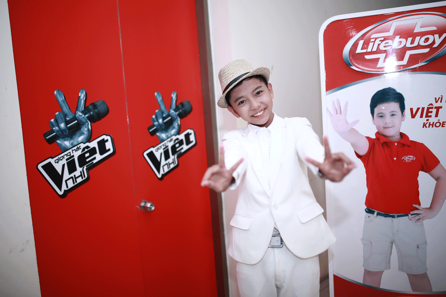 Đoàn Minh Tài gây ấn tượng với các ca khúc dân ca Nam Bộ ngọt ngào, sâu lắng.