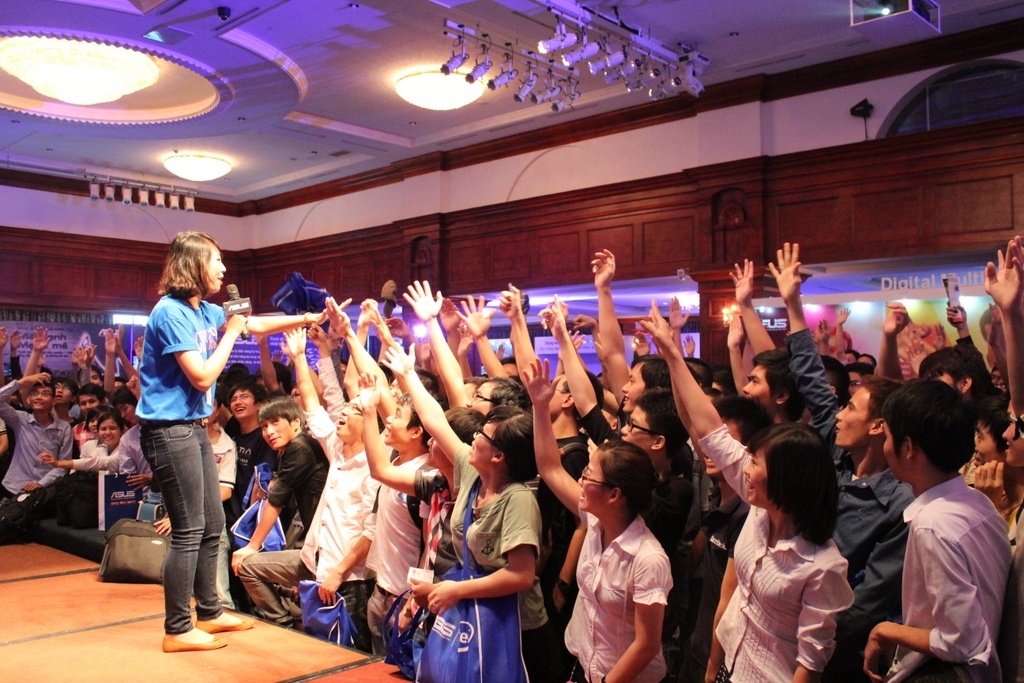 ASUS Expo quy tu 400 san pham cong nghe dinh cao hinh anh