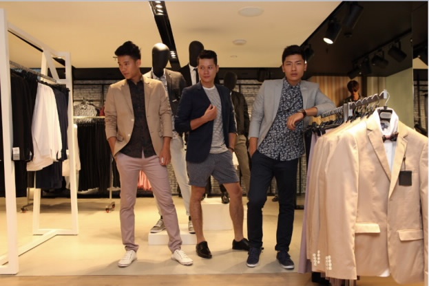    Dàn mẫu nam diện trang phục có trong BST thu đông 2014 của Topshop.
