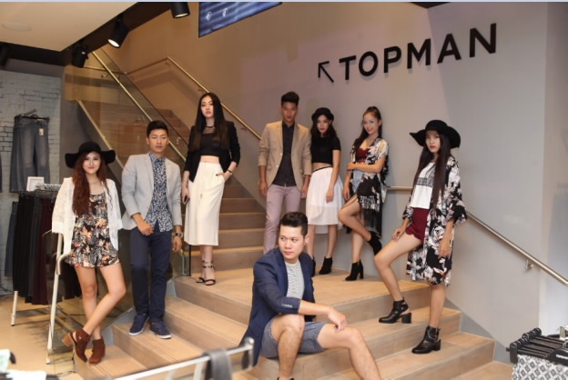 Hà Min, Hà Lade, Hà Hồng Vân, Trung Trần cũng đến tham gia sự kiện.