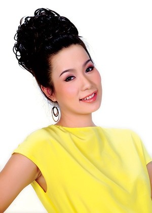 Người đẹp cho rằng, phụ nữ nên tìm đến những sản phẩm an toàn để chăm sóc và gìn giữ sắc đẹp của mình.