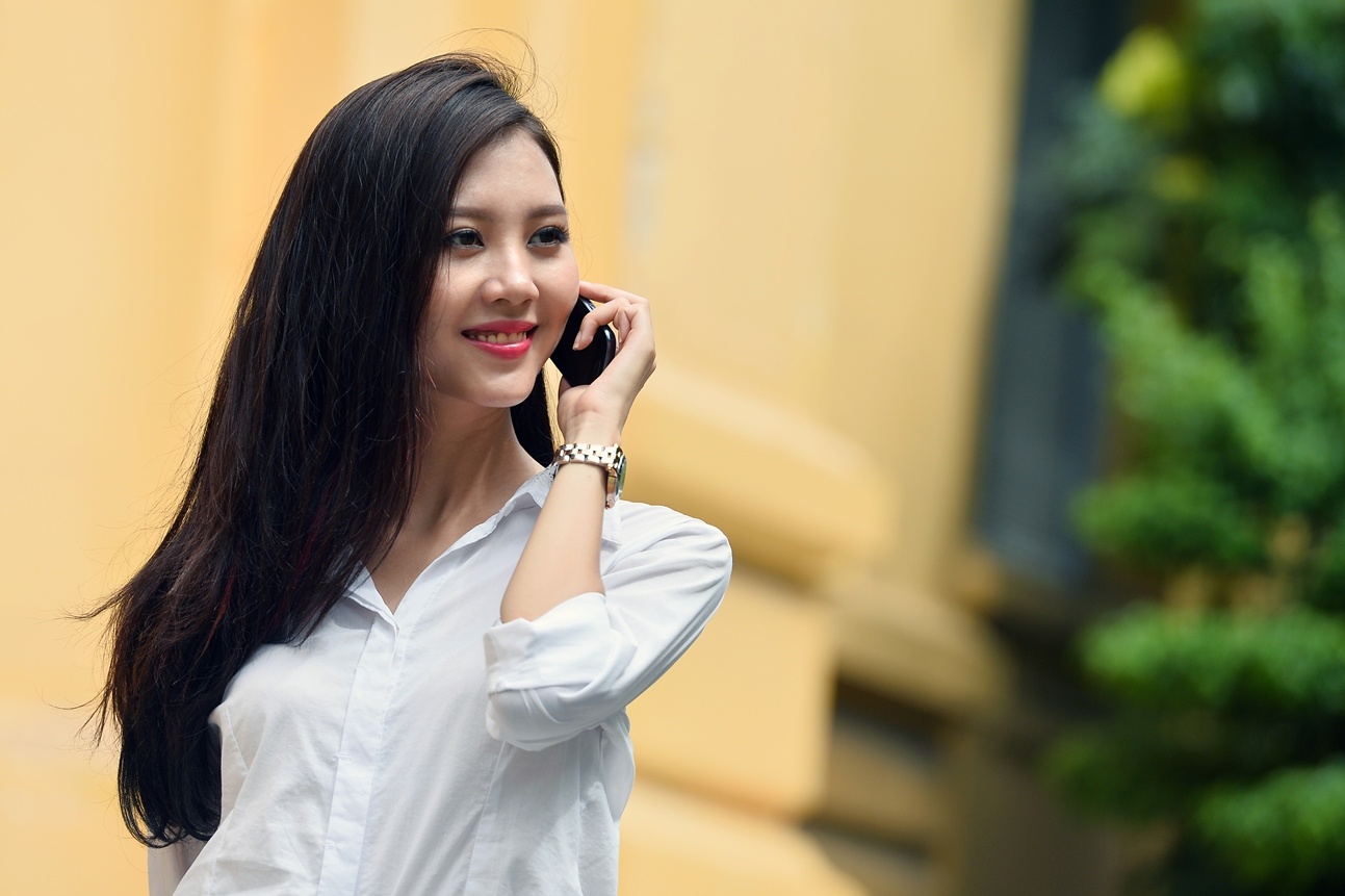 Ngọc Châm đang theo học tại trường Sân khấu Điện ảnh. Sở hữu gương mặt khả ái, diễn xuất biểu cảm nên Châm được nhiều đơn vị, tờ báo mời làm người mẫu chụp hình. Ngày càng được nhiều người biết đến nhưng Ngọc Châm vẫn rất giản dị và tiết kiệm trong cuộc sống hằng ngày.