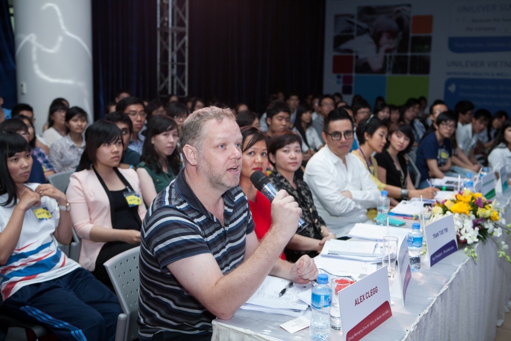 Ban giám khảo của vòng chung kết chính là các chuyên gia marketing đến từ Unilever, Ogilvy, Mindshare, Kantar World Panel.