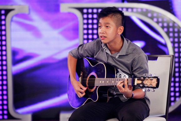 Duy Quang ở vòng Thử giọng cuộc thi Vietnam Idol.
