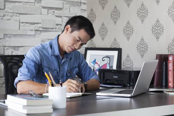 Phong Viet: 'Toi thuc te den khac nghiet' hinh anh