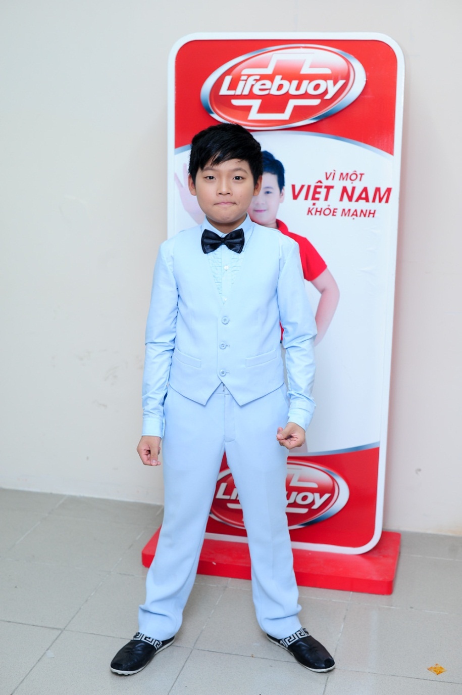 Còn Chí Công khiến khán giả nhớ đến với đôi mắt hí dễ thương và phong cách đa dạng, ấn tượng.