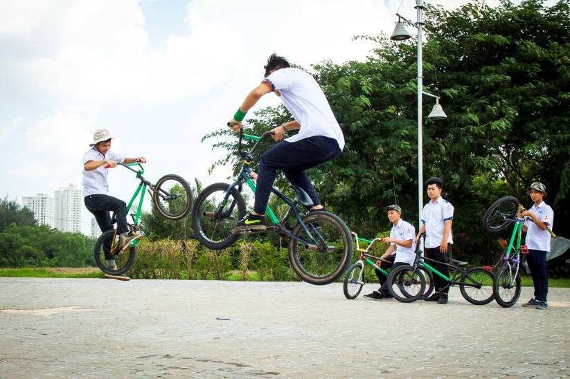 Sau 5 tiết học căng thẳng, hãy cùng “đồng đội” chinh phục những thử thách gay cấn và thỏa niềm đam mê với những trò chơi mạo hiểm đầy khí phách.