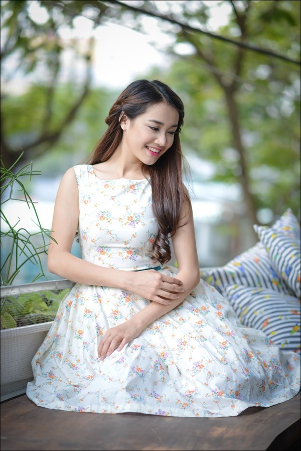 Nhã Phương gây ấn tượng bởi hình ảnh trong sáng, dịu dàng.
