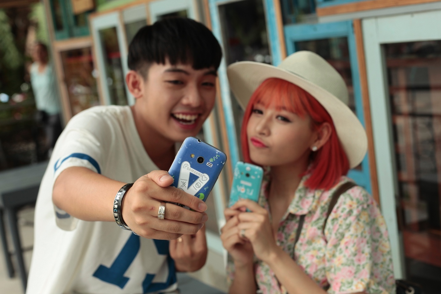 Galaxy V gây ấn tượng bởi giá cả phải chăng, cấu hình tốt và nhiều ứng dụng độc đáo.