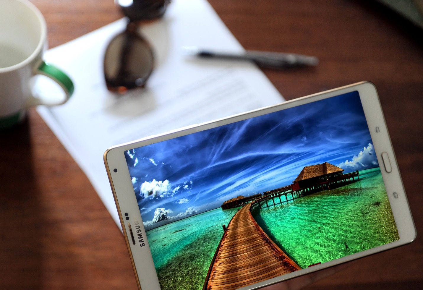 Nhung diem giup Galaxy Tab S thanh ‘rap chieu phim di dong’ hinh anh