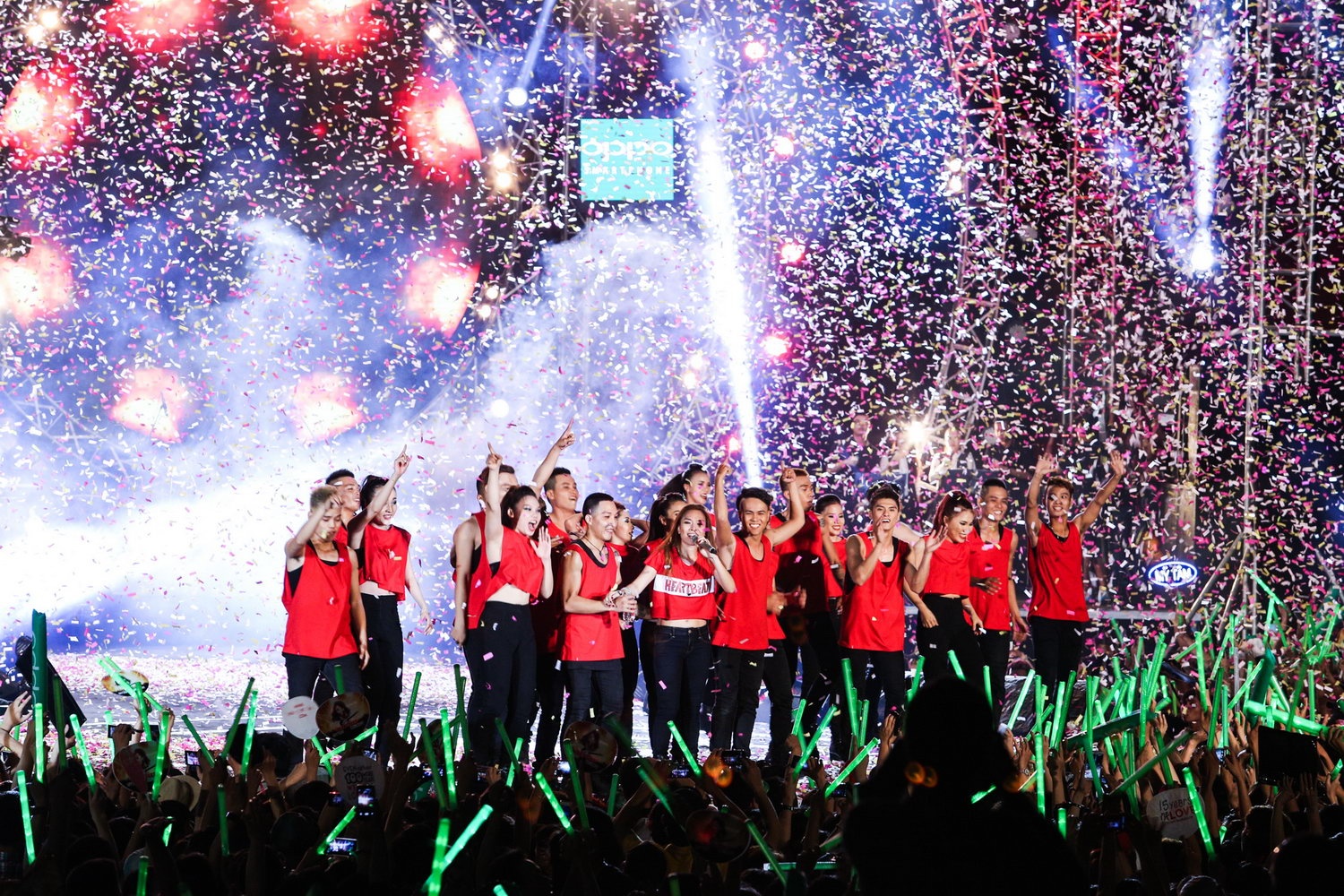    Khoảnh khắc đáng nhớ của Mỹ Tâm và các đồng nghiệp trên sân khấu Heartbeat.