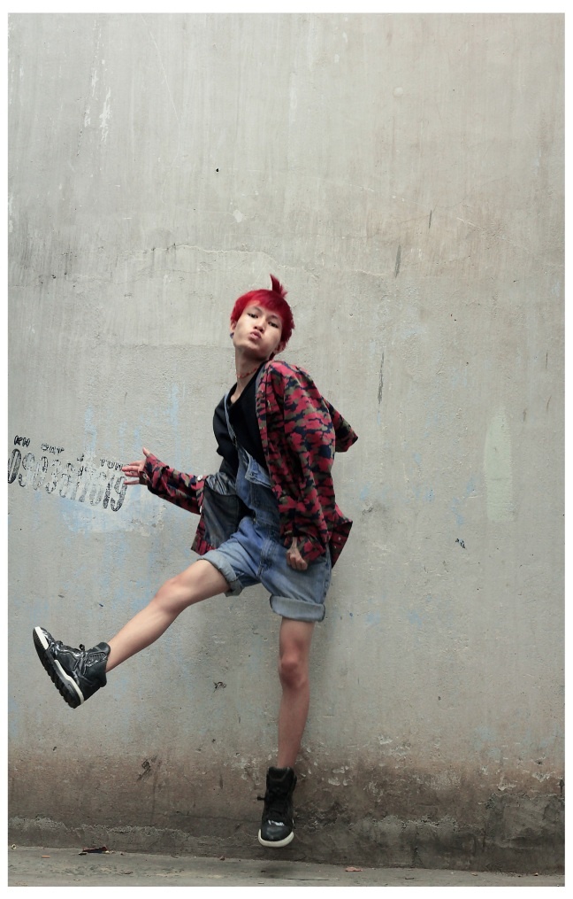       Phóng khoáng, trẻ trung và đầy năng lượng, Tân Thiện Nguyễn hứa hẹn sẽ mang đến những làn gió mới cho làng mốt Việt trong tương lai. 