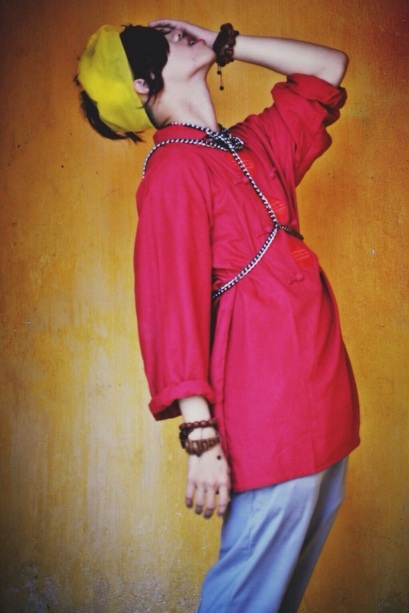 Nguyễn Chung Hoàng Thịnh, chàng sinh viên Sài thành nổi bật trên http://zing.vn/fashionista với phong cách thời trang sắc màu. 