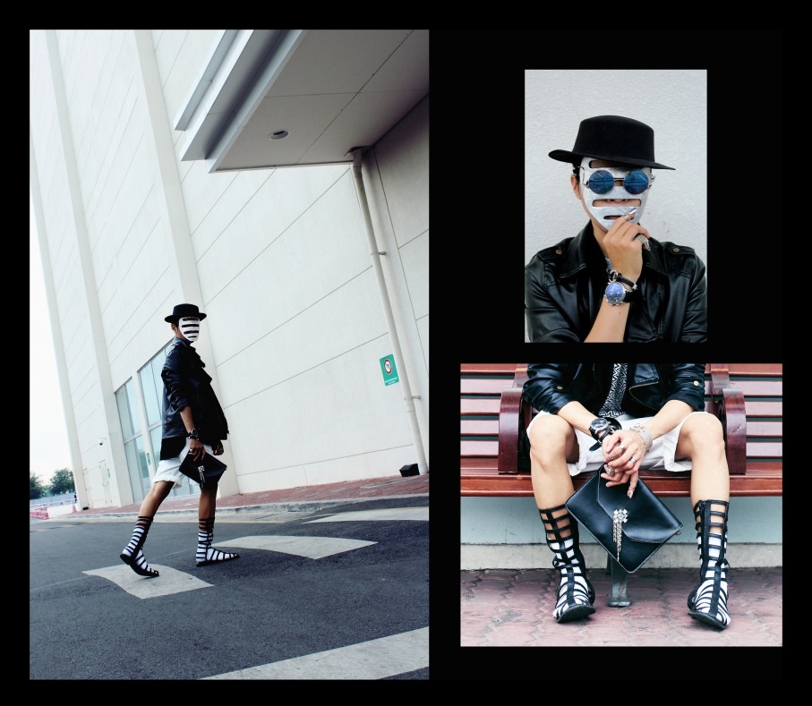    Đôi vớ trở thành điểm nhấn của chàng sinh viên mỗi khi kết hợp trang phục đen đơn sắc.