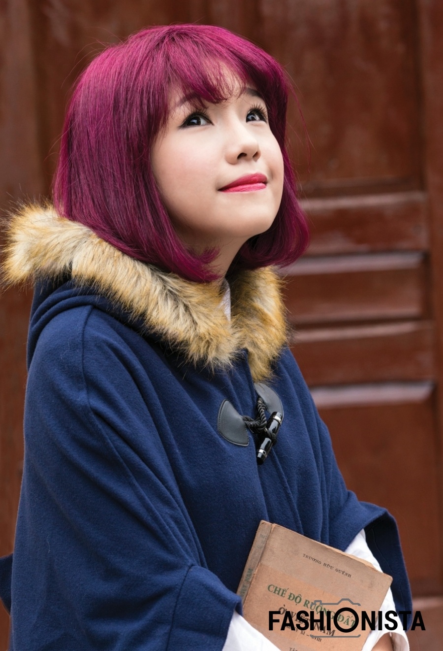 Ngọc Thảo, cô sinh viên Cao Bằng chọn tông màu tóc tím nổi bật để trông ấm áp hơn trong mùa đông này. 