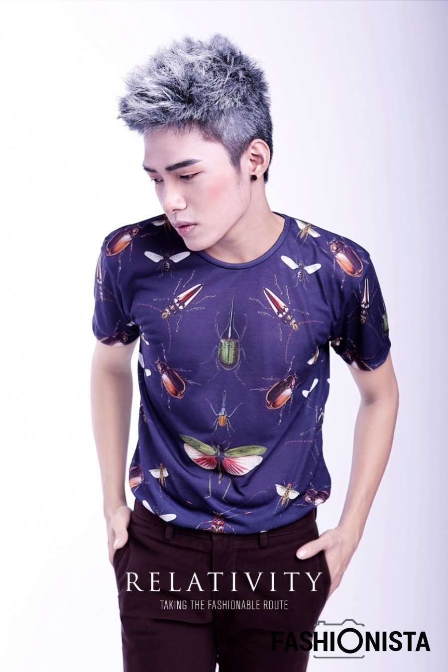  Màu xám trung tính thường được Diên Minh kết hợp với trang phục nhiều màu sắc, hoạ tiết để trông trẻ trung năng động hơn. 