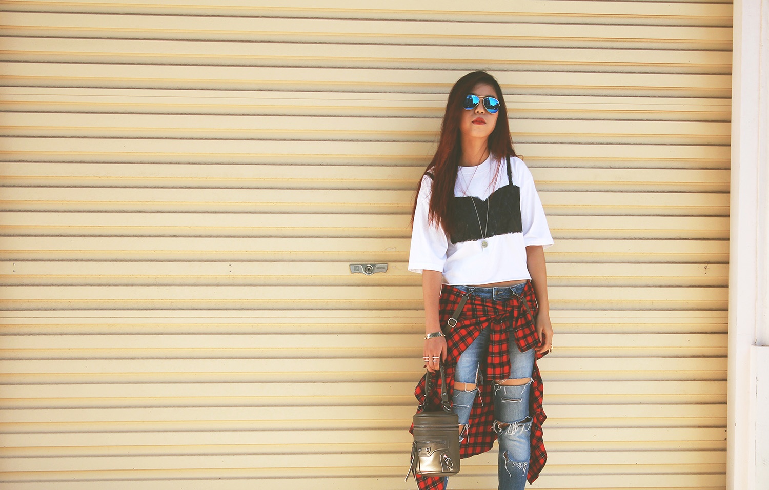     Le Blue, nick name của cô gái Hà Nội 25 tuổi lại mang đến phong cách thời trang tomboy, ngổ ngáo.