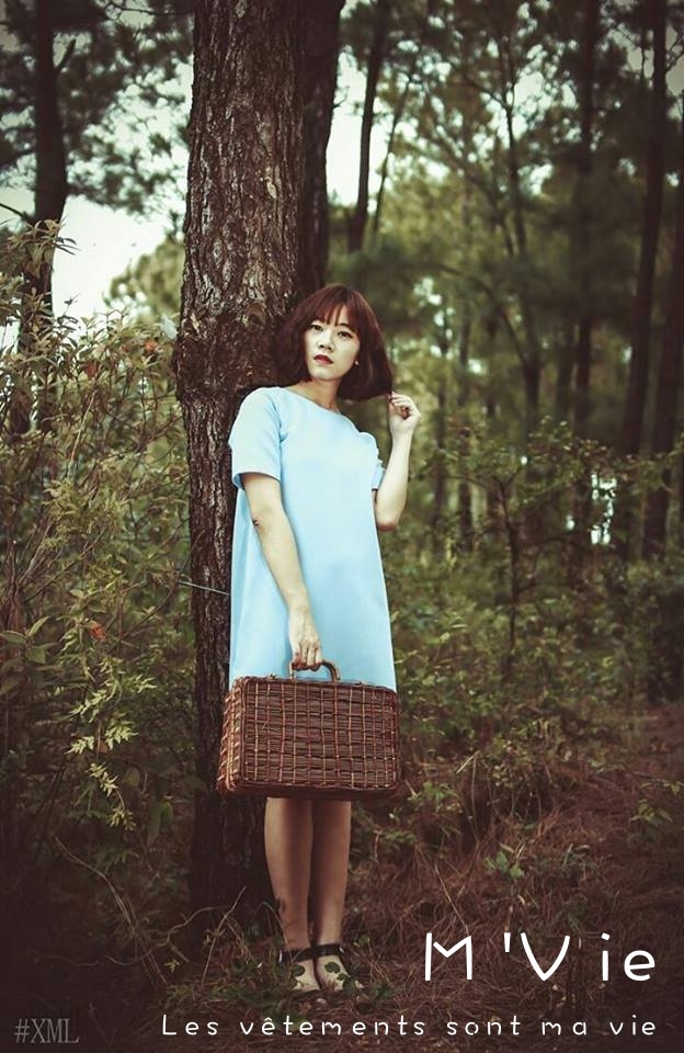      Trang phục đơn sắc là điểm mạnh của Nguyễn Thị Thu Thảo. Những đường cắt cúp tinh tế là yếu tố để giúp cô nàng nổi bật và cá tính hơn.