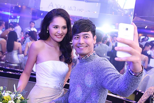 Samsung Galaxy A5 được trang bị camera 13Mpx và các phần mềm chỉnh sửa ảnh thú vị.