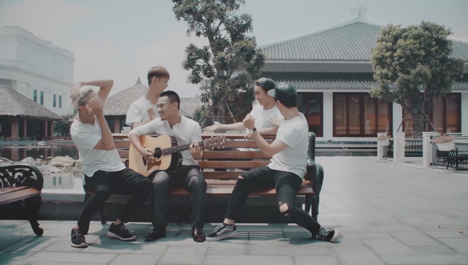 Hình ảnh trẻ trung của Nguyễn Đức Cường trong sản phẩm mới.