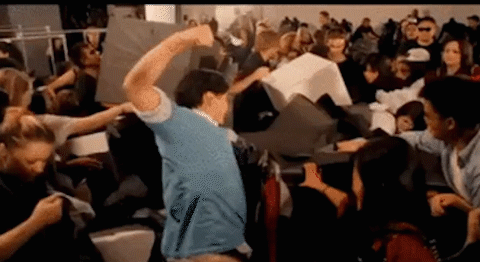 'Dot nhap' mot buoi tranh cuop mua hang sale luc 4h sang hinh anh