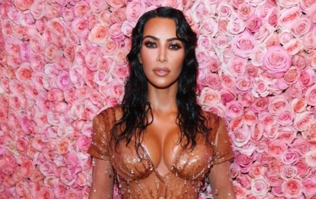 'Hoc doi' Kim Kardashian di dep 800 USD va cai ket bat ngo hinh anh
