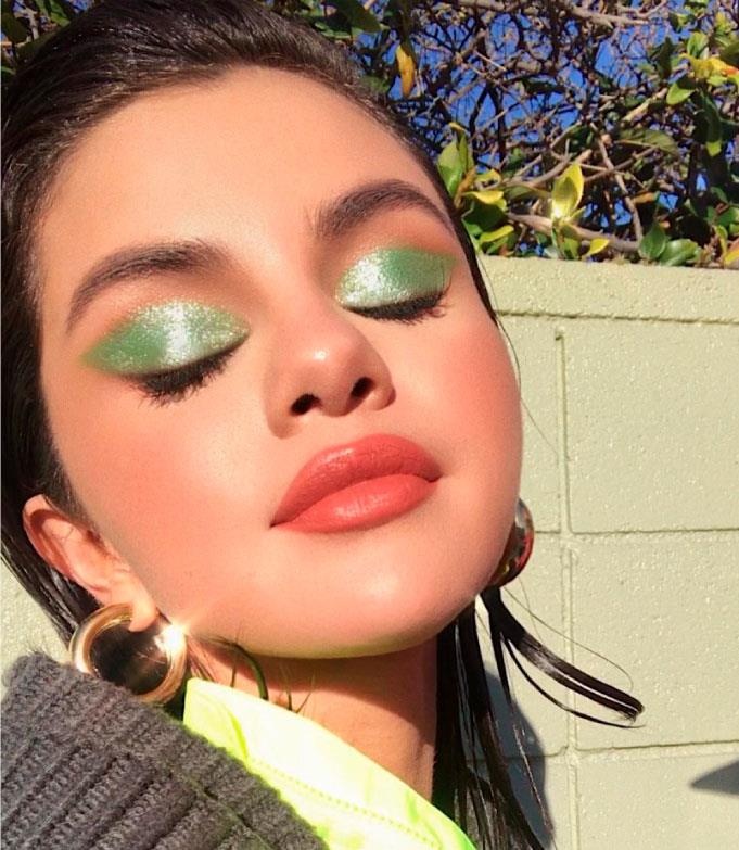 trang điểm màu neon ảnh 1 trang diem mau neon anh 1