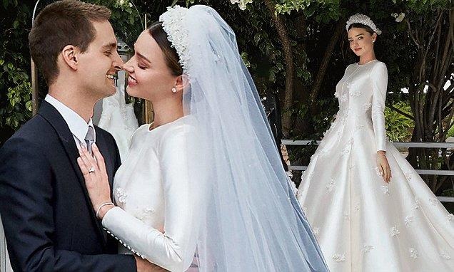 Nhung mau vay cuoi doc nhat, dat do cua Miranda Kerr va dan sao nu hinh anh
