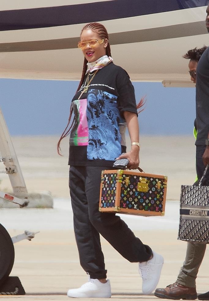 tui louis vuitton cua rihanna anh 1