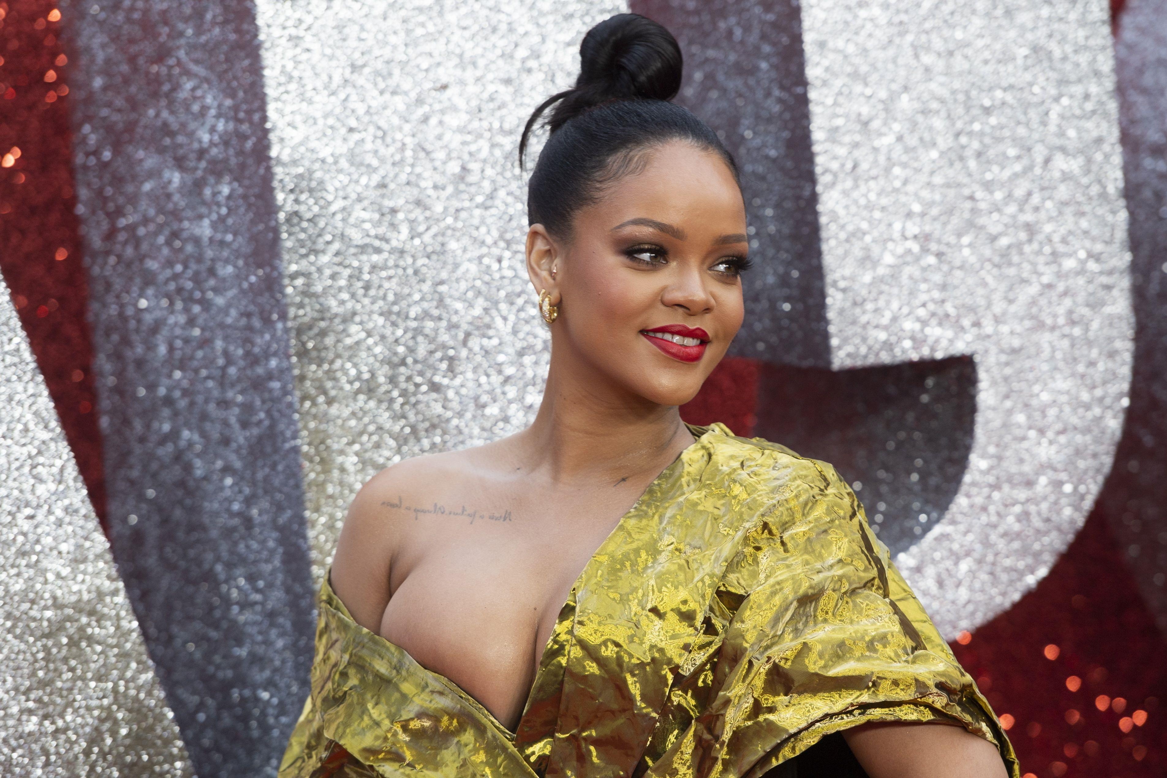 Rihanna va dan sao so huu tui xach, dong ho 'cuc hiem' tren thi truong hinh anh