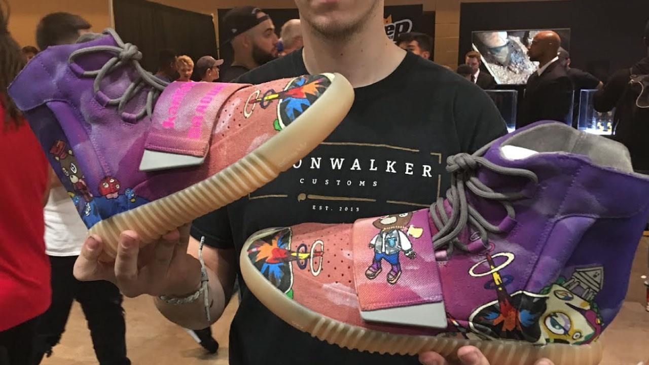 Cach doi sticker Supreme 5 USD lay ao dat gap 100 lan hinh anh