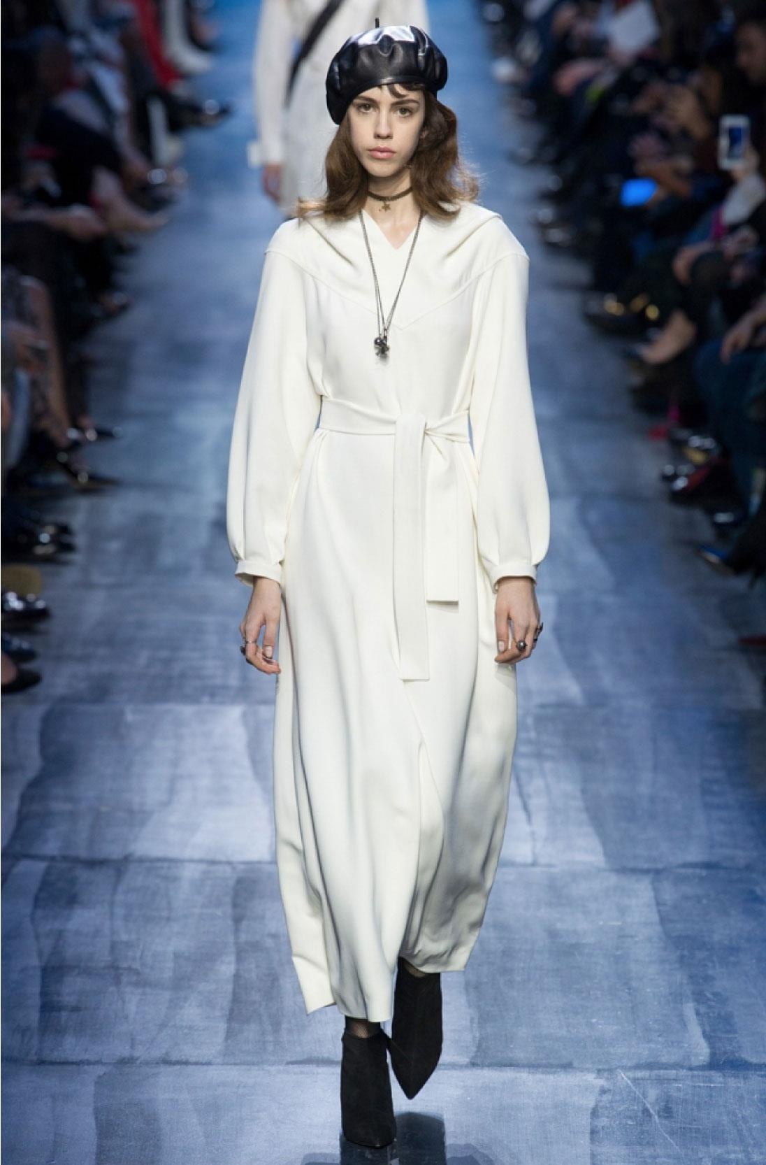 mac ca cay trang anh 3