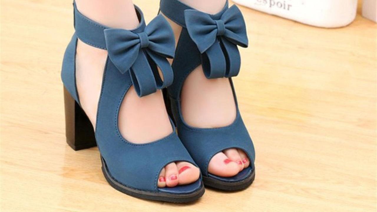 7 mau giay cao got gia re nu sinh nen mua di den truong hinh anh