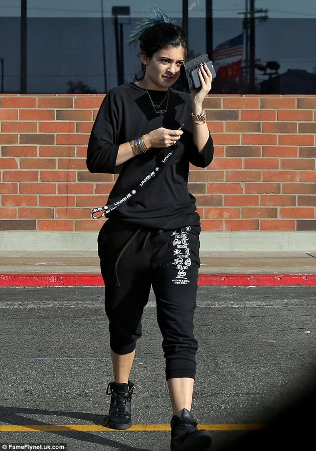 loi trang phuc cua kylie jenner anh 1