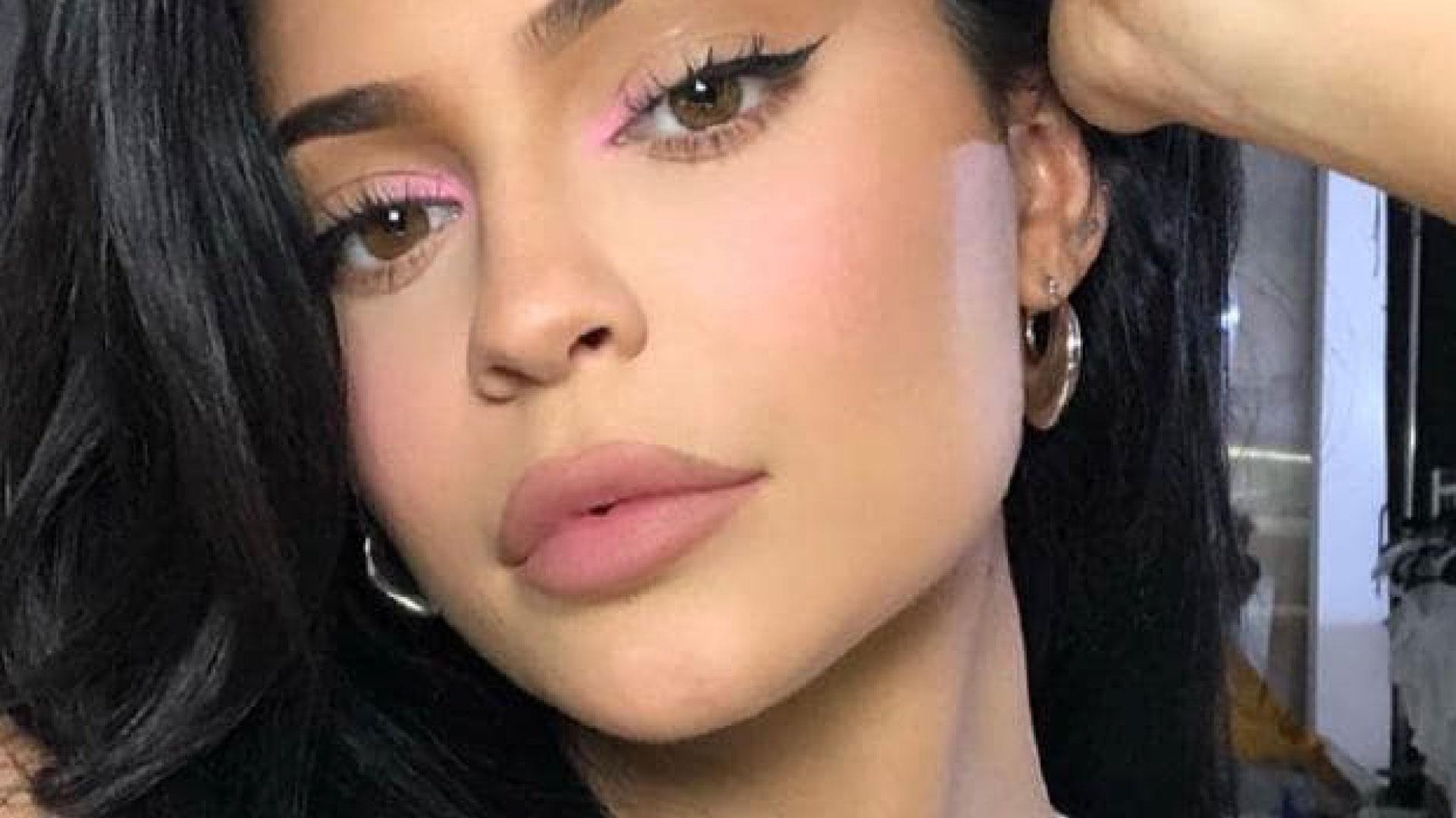 Kylie Jenner huong dan trang diem tren tap chi Vogue hinh anh