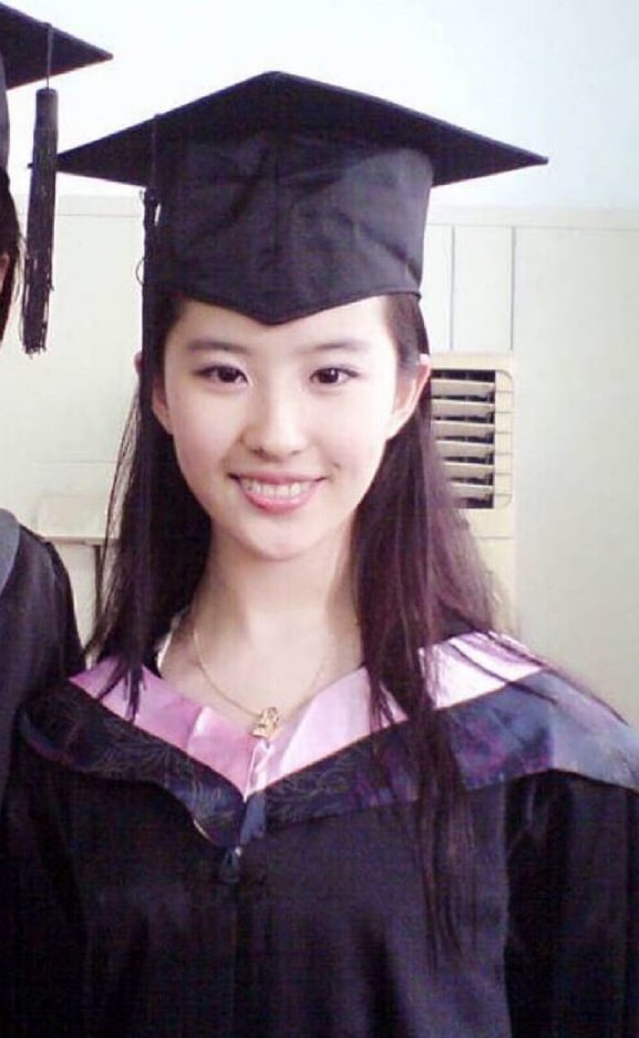 sao hoa ngu mac dong phuc tot nghiep anh 7