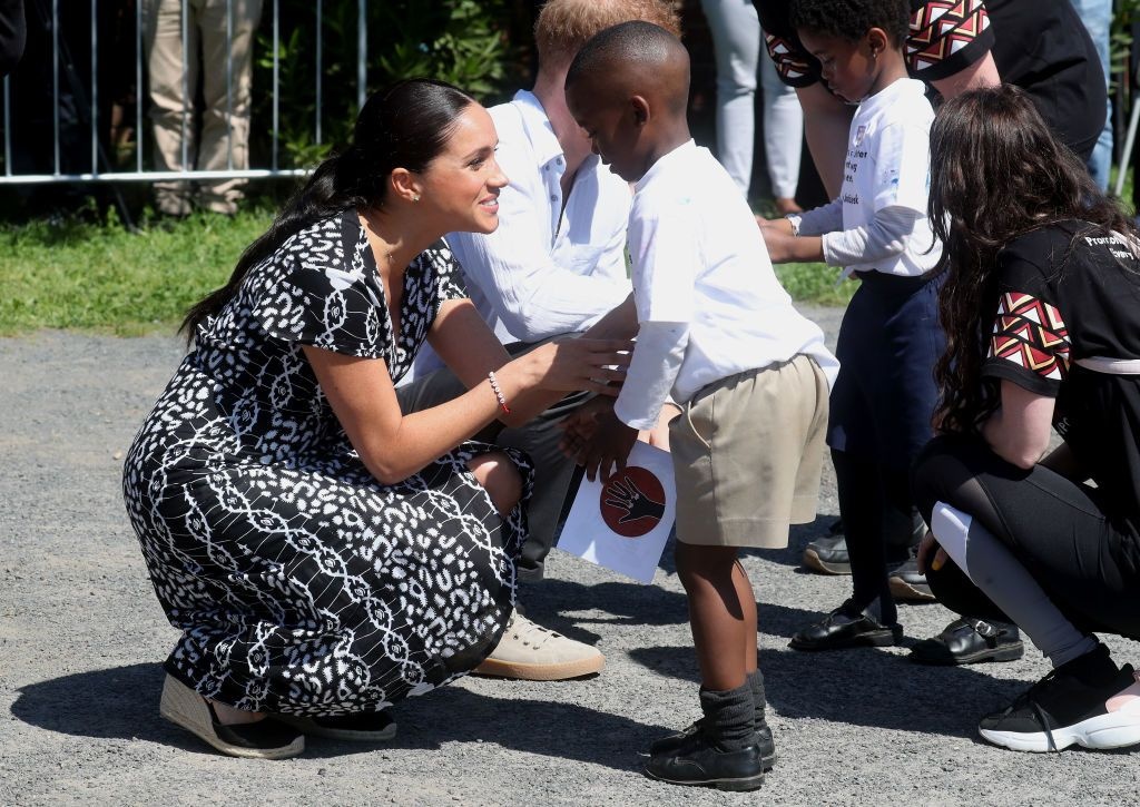 meghan markle mặc váy phản cảm  ảnh 2 meghan markle mac vay phan cam anh 2